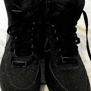 NIKE Air Jordan Youth size 7. Rarely worn